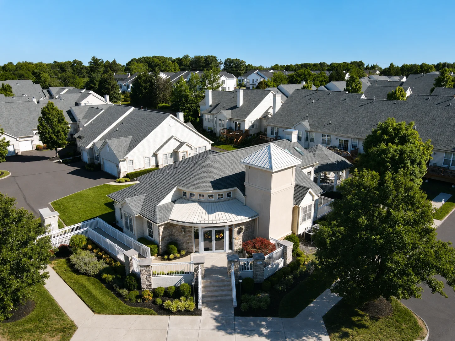 Clubhouse in Lamplighter Village