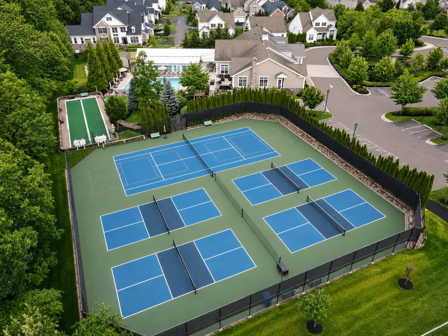 Pickleball and tennis courts at Regency at Yardley 55+ community